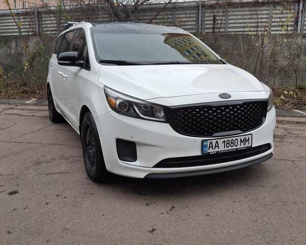 Белый Киа Седона, объемом двигателя 3.34 л и пробегом 165 тыс. км за 14100 $, фото 8 на Automoto.ua