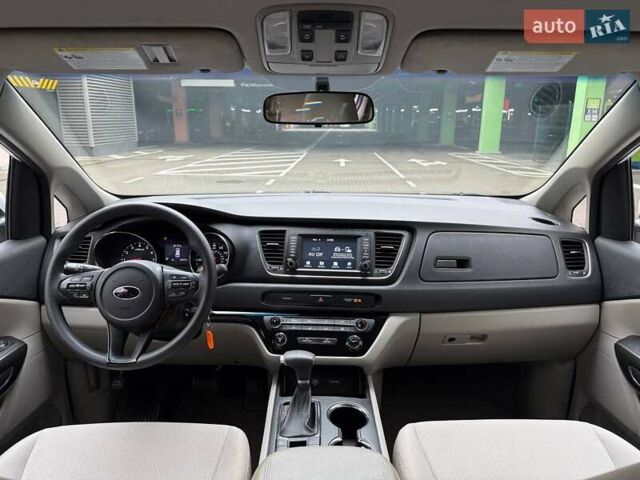 Білий Кіа Седона, об'ємом двигуна 3.34 л та пробігом 90 тис. км за 21990 $, фото 29 на Automoto.ua