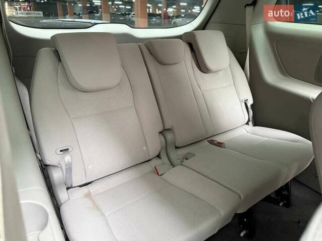 Белый Киа Седона, объемом двигателя 3.34 л и пробегом 90 тыс. км за 24990 $, фото 13 на Automoto.ua