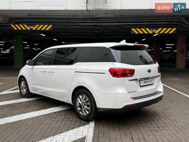 Білий Кіа Седона, об'ємом двигуна 3.34 л та пробігом 90 тис. км за 21990 $, фото 4 на Automoto.ua