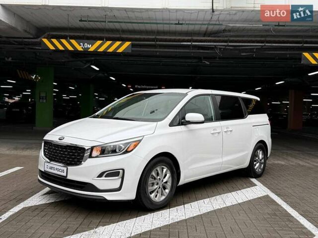 Білий Кіа Седона, об'ємом двигуна 3.34 л та пробігом 90 тис. км за 21990 $, фото 3 на Automoto.ua