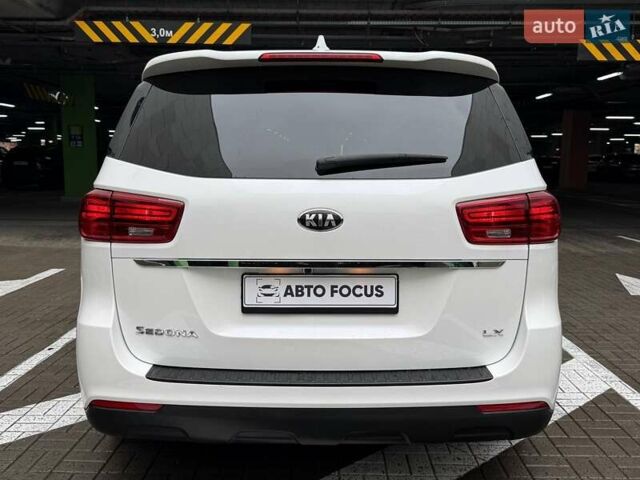 Білий Кіа Седона, об'ємом двигуна 3.34 л та пробігом 90 тис. км за 21990 $, фото 7 на Automoto.ua
