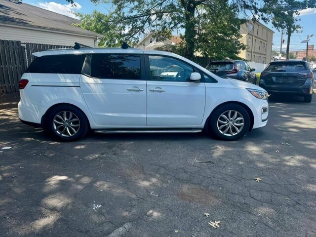 Киа Седона 2019 в Днепре (Днепропетровске) на Automoto.ua Белый Киа Седона, объемом двигателя 3.3 л и пробегом 43 тыс. км за 3000 $, фото 7 на Automoto.ua