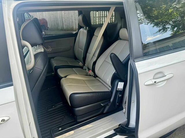 Киа Седона 2019 в Днепре (Днепропетровске) на Automoto.ua Белый Киа Седона, объемом двигателя 3.3 л и пробегом 43 тыс. км за 3000 $, фото 10 на Automoto.ua