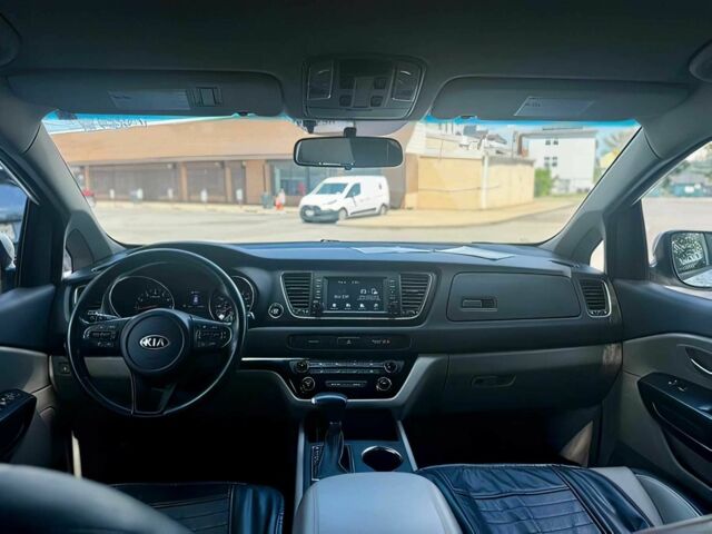 Киа Седона 2019 в Днепре (Днепропетровске) на Automoto.ua Белый Киа Седона, объемом двигателя 3.3 л и пробегом 43 тыс. км за 3000 $, фото 8 на Automoto.ua