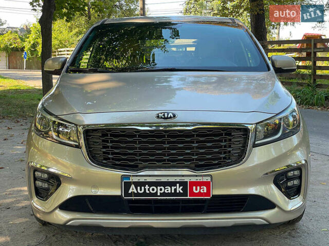 Бежевый Киа Седона, объемом двигателя 3.3 л и пробегом 130 тыс. км за 16690 $, фото 2 на Automoto.ua