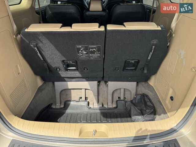 Бежевый Киа Седона, объемом двигателя 3.31 л и пробегом 130 тыс. км за 14300 $, фото 18 на Automoto.ua