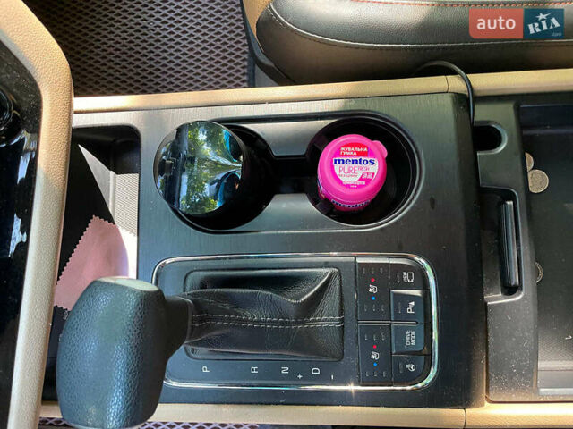 Бежевый Киа Седона, объемом двигателя 3.3 л и пробегом 130 тыс. км за 16690 $, фото 26 на Automoto.ua