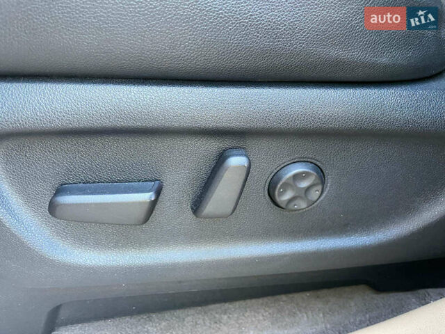 Бежевый Киа Седона, объемом двигателя 3.3 л и пробегом 130 тыс. км за 16690 $, фото 22 на Automoto.ua