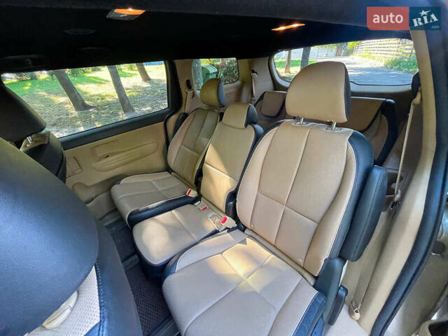 Бежевый Киа Седона, объемом двигателя 3.3 л и пробегом 130 тыс. км за 16690 $, фото 16 на Automoto.ua