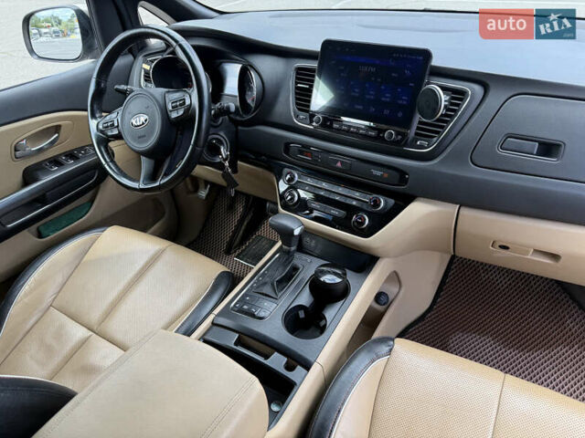 Бежевый Киа Седона, объемом двигателя 3.31 л и пробегом 130 тыс. км за 14300 $, фото 12 на Automoto.ua