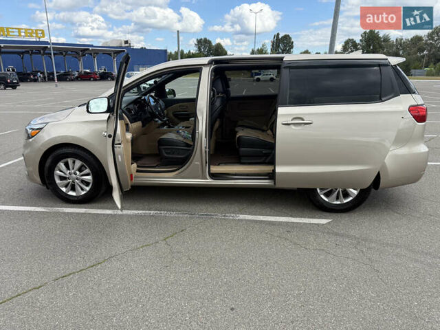 Бежевый Киа Седона, объемом двигателя 3.31 л и пробегом 130 тыс. км за 14300 $, фото 6 на Automoto.ua