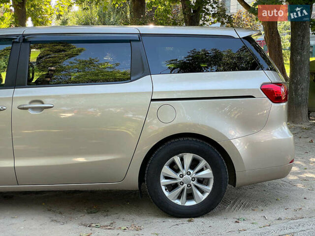 Бежевый Киа Седона, объемом двигателя 3.3 л и пробегом 130 тыс. км за 16690 $, фото 12 на Automoto.ua