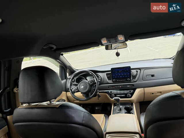 Бежевый Киа Седона, объемом двигателя 3.31 л и пробегом 130 тыс. км за 14300 $, фото 9 на Automoto.ua