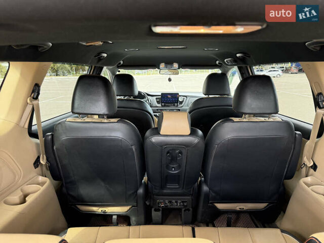 Бежевый Киа Седона, объемом двигателя 3.31 л и пробегом 130 тыс. км за 14300 $, фото 19 на Automoto.ua