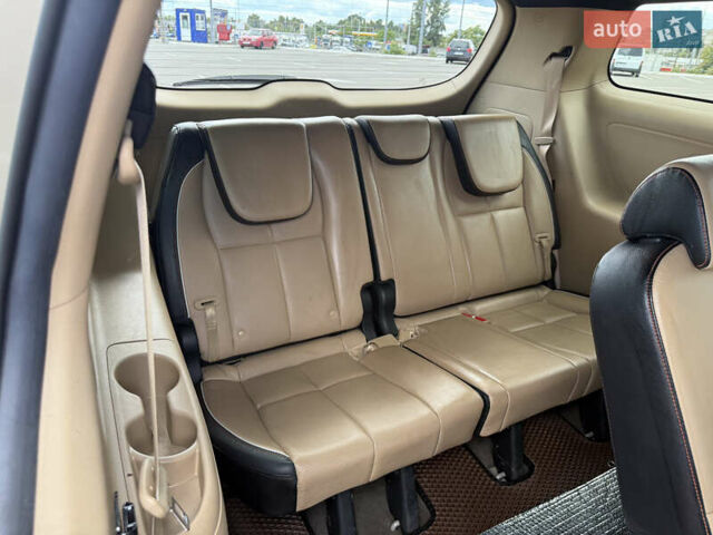 Бежевый Киа Седона, объемом двигателя 3.31 л и пробегом 130 тыс. км за 14300 $, фото 24 на Automoto.ua