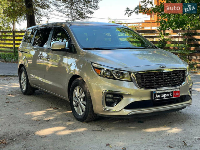 Бежевый Киа Седона, объемом двигателя 3.3 л и пробегом 130 тыс. км за 16690 $, фото 4 на Automoto.ua