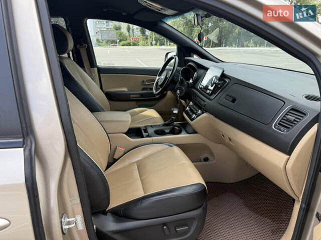 Бежевый Киа Седона, объемом двигателя 3.31 л и пробегом 130 тыс. км за 14300 $, фото 15 на Automoto.ua