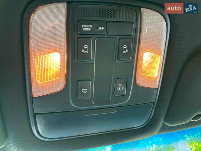 Бежевый Киа Седона, объемом двигателя 3.3 л и пробегом 130 тыс. км за 16690 $, фото 29 на Automoto.ua