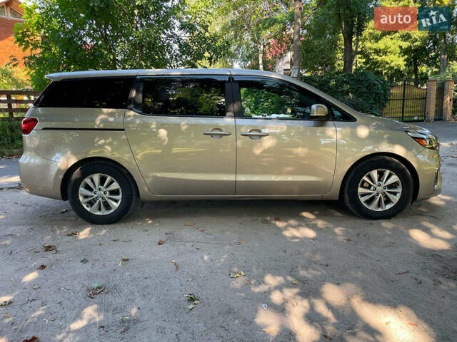 Бежевый Киа Седона, объемом двигателя 3.3 л и пробегом 130 тыс. км за 16690 $, фото 5 на Automoto.ua