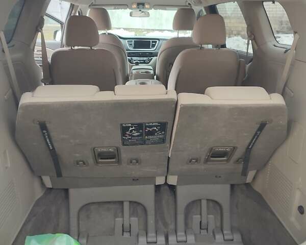 Чорний Кіа Седона, об'ємом двигуна 3.3 л та пробігом 148 тис. км за 13434 $, фото 13 на Automoto.ua