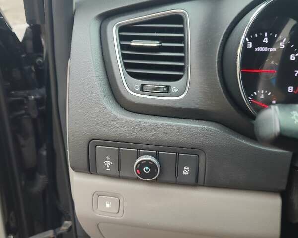 Чорний Кіа Седона, об'ємом двигуна 3.3 л та пробігом 148 тис. км за 13434 $, фото 15 на Automoto.ua