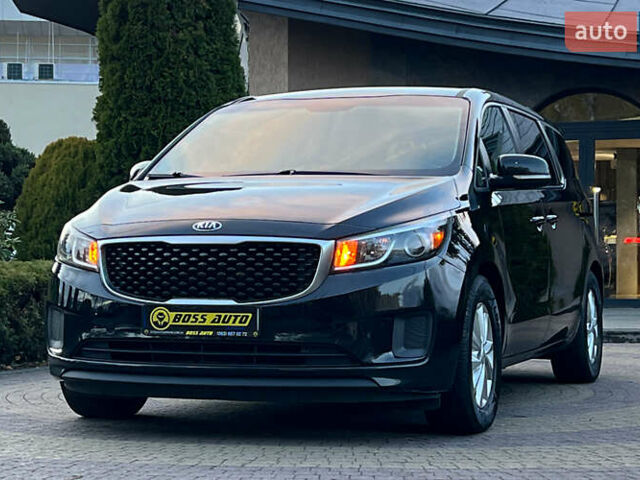 Черный Киа Седона, объемом двигателя 3.34 л и пробегом 181 тыс. км за 13999 $, фото 2 на Automoto.ua