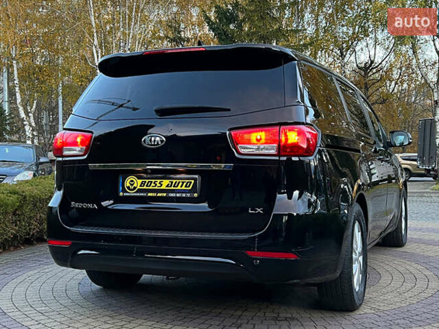 Черный Киа Седона, объемом двигателя 3.34 л и пробегом 181 тыс. км за 13999 $, фото 6 на Automoto.ua