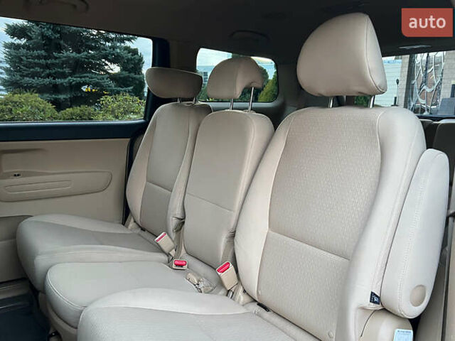 Черный Киа Седона, объемом двигателя 3.34 л и пробегом 181 тыс. км за 13999 $, фото 22 на Automoto.ua