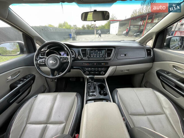 Черный Киа Седона, объемом двигателя 3.34 л и пробегом 191 тыс. км за 13500 $, фото 6 на Automoto.ua