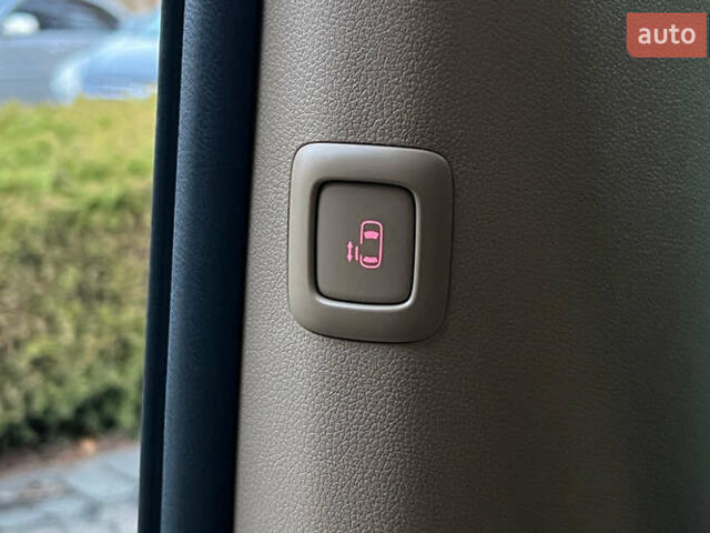 Черный Киа Седона, объемом двигателя 3.34 л и пробегом 181 тыс. км за 13999 $, фото 18 на Automoto.ua