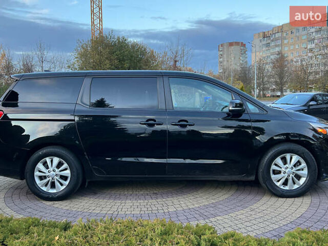Черный Киа Седона, объемом двигателя 3.34 л и пробегом 181 тыс. км за 13999 $, фото 7 на Automoto.ua