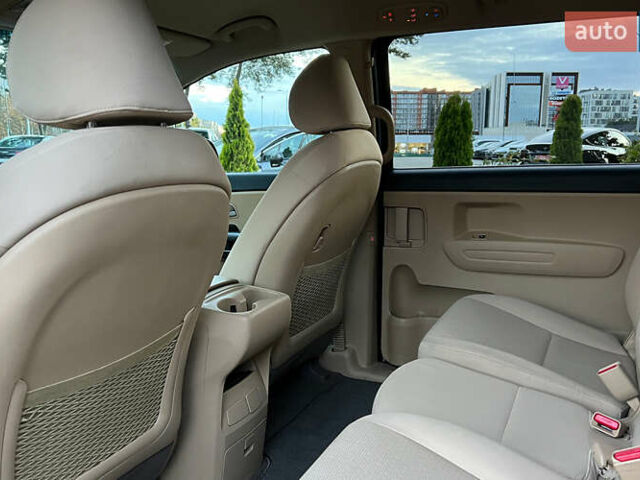 Черный Киа Седона, объемом двигателя 3.34 л и пробегом 181 тыс. км за 13999 $, фото 21 на Automoto.ua