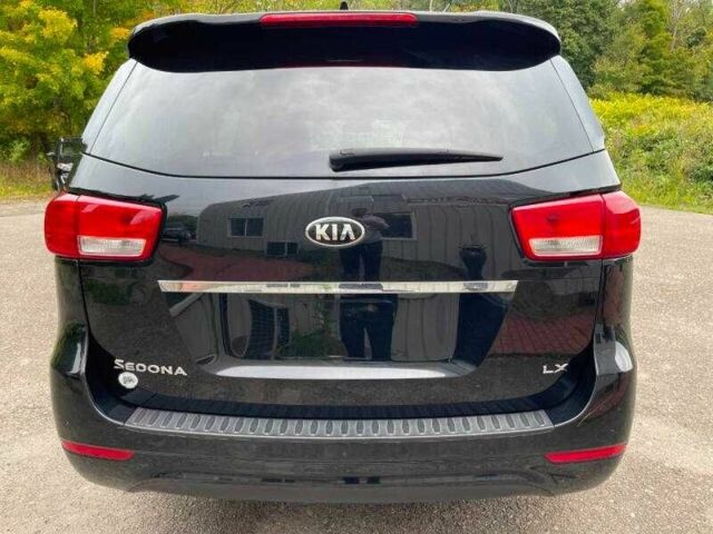 Черный Киа Седона, объемом двигателя 3.3 л и пробегом 97 тыс. км за 2900 $, фото 3 на Automoto.ua