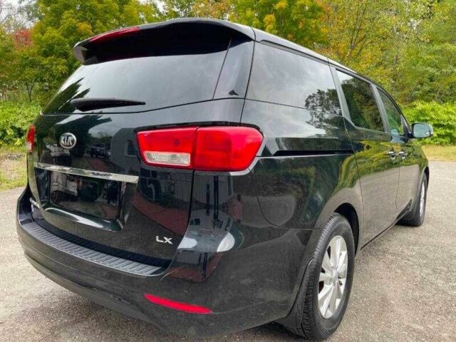 Черный Киа Седона, объемом двигателя 3.3 л и пробегом 97 тыс. км за 2900 $, фото 4 на Automoto.ua