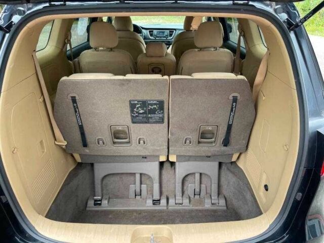 Черный Киа Седона, объемом двигателя 3.3 л и пробегом 97 тыс. км за 2900 $, фото 13 на Automoto.ua