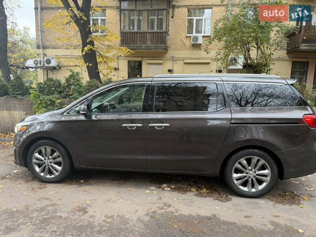 Коричневый Киа Седона, объемом двигателя 3.34 л и пробегом 108 тыс. км за 17000 $, фото 5 на Automoto.ua