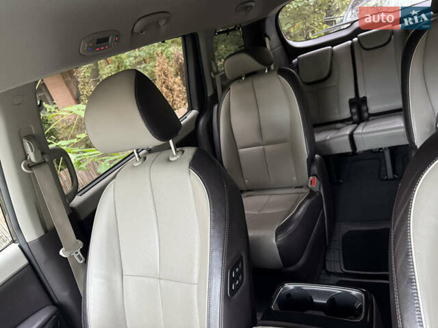 Коричневый Киа Седона, объемом двигателя 3.34 л и пробегом 108 тыс. км за 17000 $, фото 11 на Automoto.ua