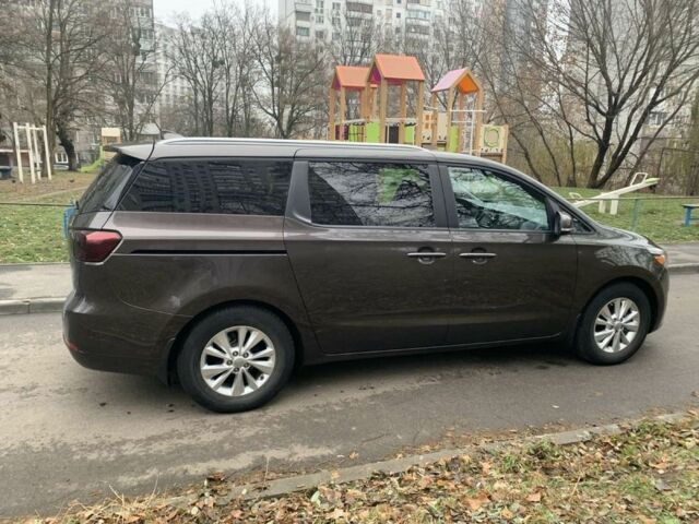 Коричневый Киа Седона, объемом двигателя 3.3 л и пробегом 120 тыс. км за 16500 $, фото 2 на Automoto.ua