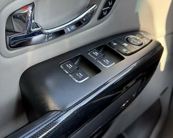 Коричневий Кіа Седона, об'ємом двигуна 3.34 л та пробігом 65 тис. км за 18500 $, фото 15 на Automoto.ua
