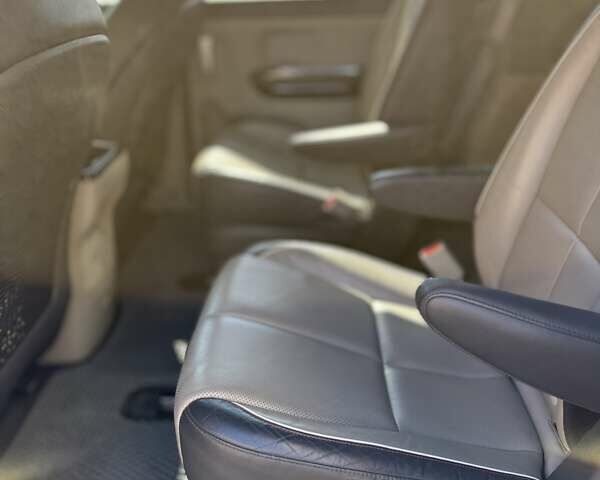 Коричневий Кіа Седона, об'ємом двигуна 3.34 л та пробігом 65 тис. км за 18500 $, фото 13 на Automoto.ua