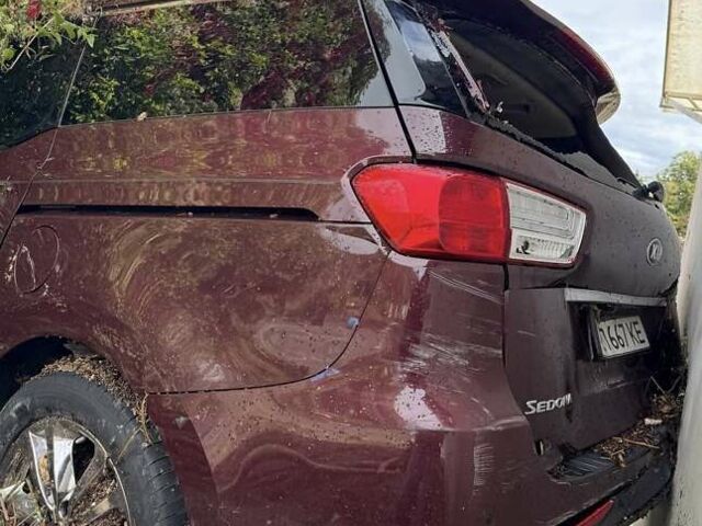 Червоний Кіа Седона, об'ємом двигуна 3.34 л та пробігом 35 тис. км за 6500 $, фото 2 на Automoto.ua