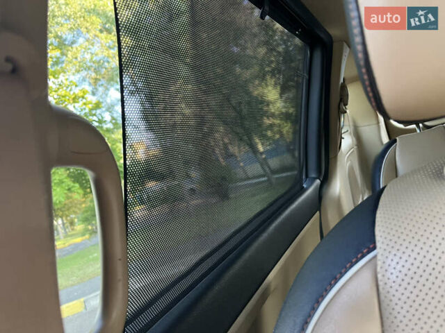 Красный Киа Седона, объемом двигателя 3.34 л и пробегом 126 тыс. км за 14990 $, фото 25 на Automoto.ua