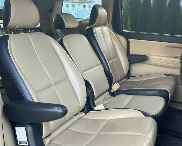 Красный Киа Седона, объемом двигателя 3.34 л и пробегом 126 тыс. км за 14990 $, фото 26 на Automoto.ua