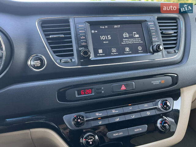 Красный Киа Седона, объемом двигателя 3.34 л и пробегом 126 тыс. км за 14990 $, фото 14 на Automoto.ua