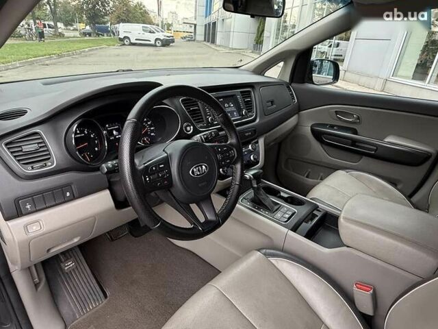 Киа Седона, объемом двигателя 3.3 л и пробегом 125 тыс. км за 15300 $, фото 14 на Automoto.ua