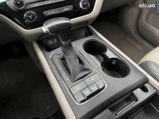Киа Седона, объемом двигателя 3.3 л и пробегом 125 тыс. км за 16800 $, фото 24 на Automoto.ua