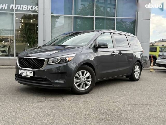 Киа Седона, объемом двигателя 3.3 л и пробегом 125 тыс. км за 16800 $, фото 2 на Automoto.ua