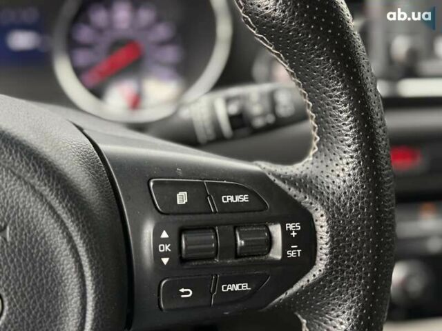 Киа Седона, объемом двигателя 3.3 л и пробегом 125 тыс. км за 16800 $, фото 27 на Automoto.ua