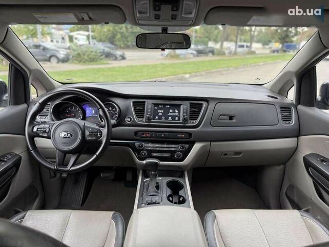 Киа Седона, объемом двигателя 3.3 л и пробегом 125 тыс. км за 15300 $, фото 8 на Automoto.ua